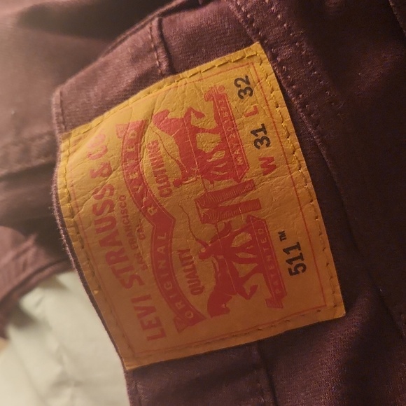 Burgundy Levis 511 jeans, new - Picture 2 of 2